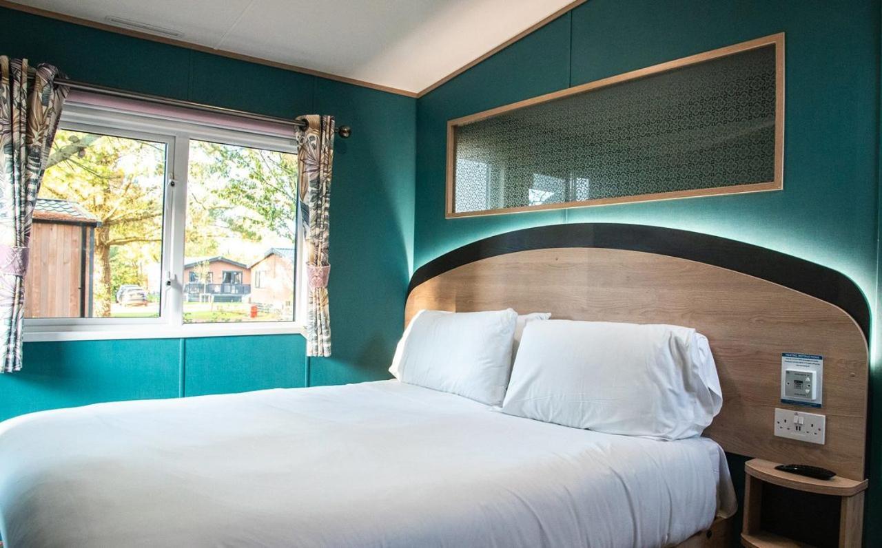 Whitecliff Bay Holiday Park เบมบริดจ์ ภายนอก รูปภาพ