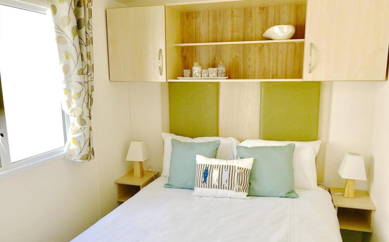 Whitecliff Bay Holiday Park เบมบริดจ์ ภายนอก รูปภาพ